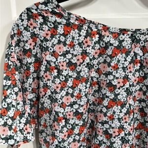 Floral Print Top with Short Sleeves